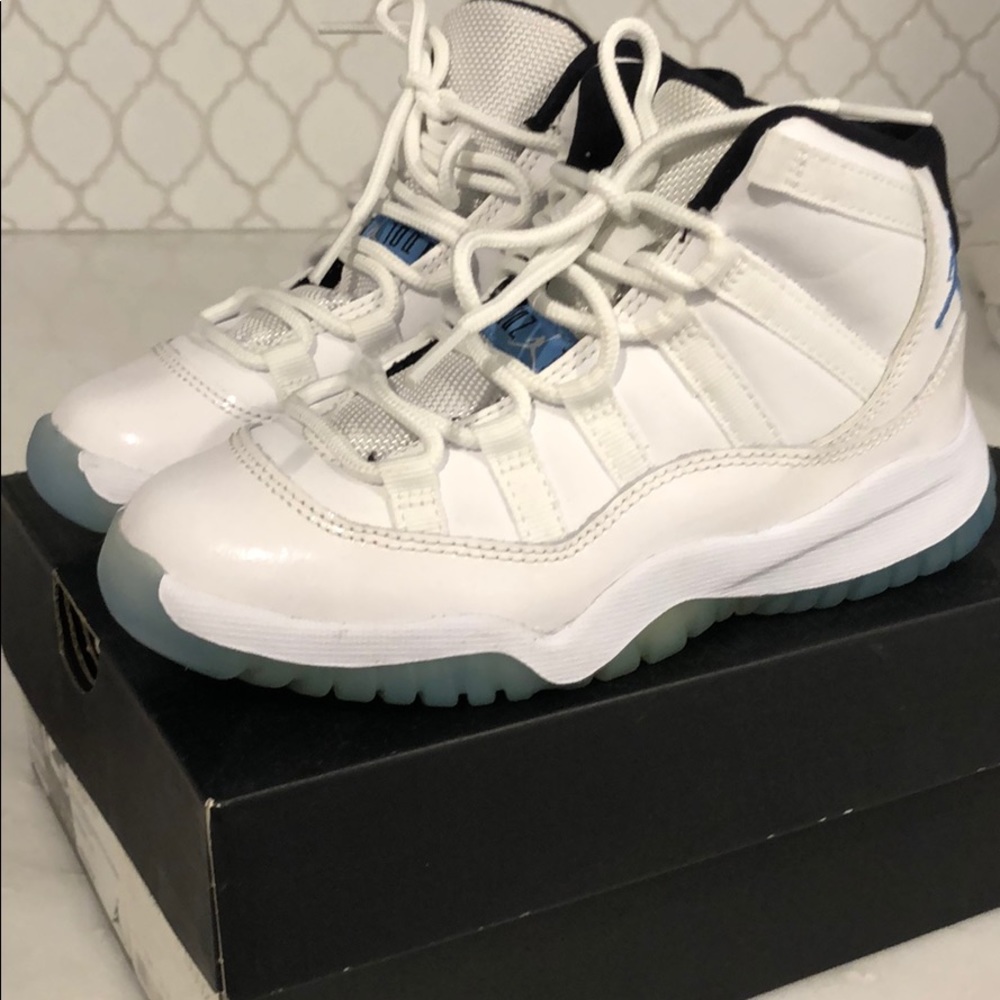 Jordan retro 11 BP sz 12 boys BNIB